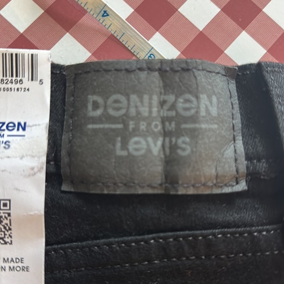 Denizen from Levi's Men's 9" InseamSlim Fit Jean Shorts-Black size 32” - Picture 10 of 12
